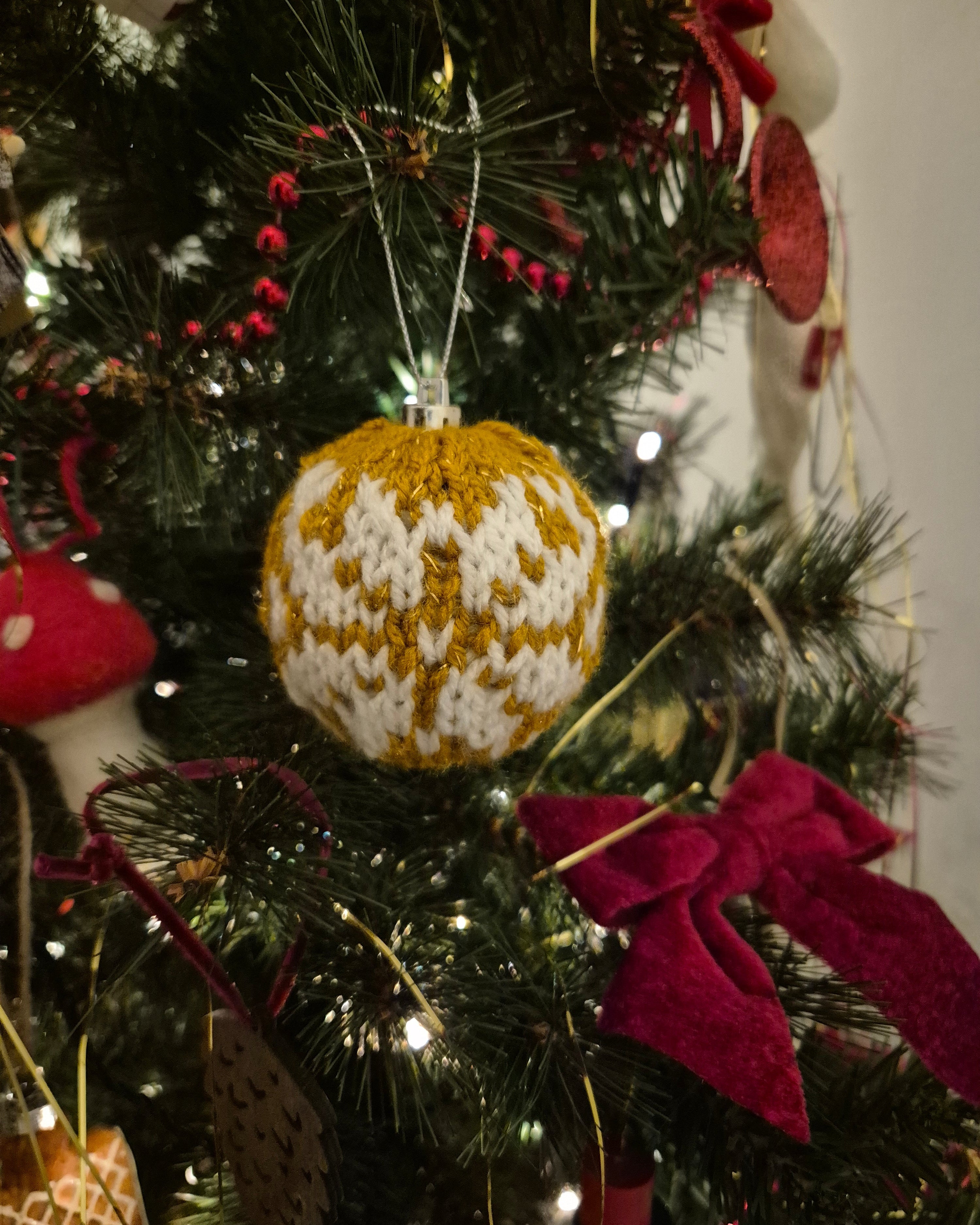 Christmas Tree Knit Baubles -  Snowflakes